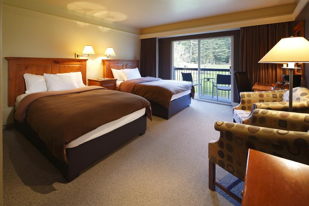 Deer Lodge Lake Louise Εξωτερικό φωτογραφία