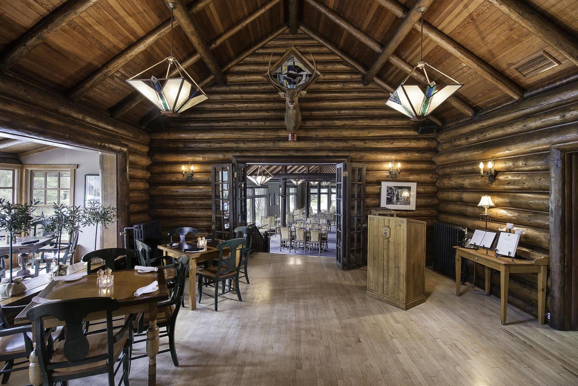 Deer Lodge Lake Louise Εξωτερικό φωτογραφία