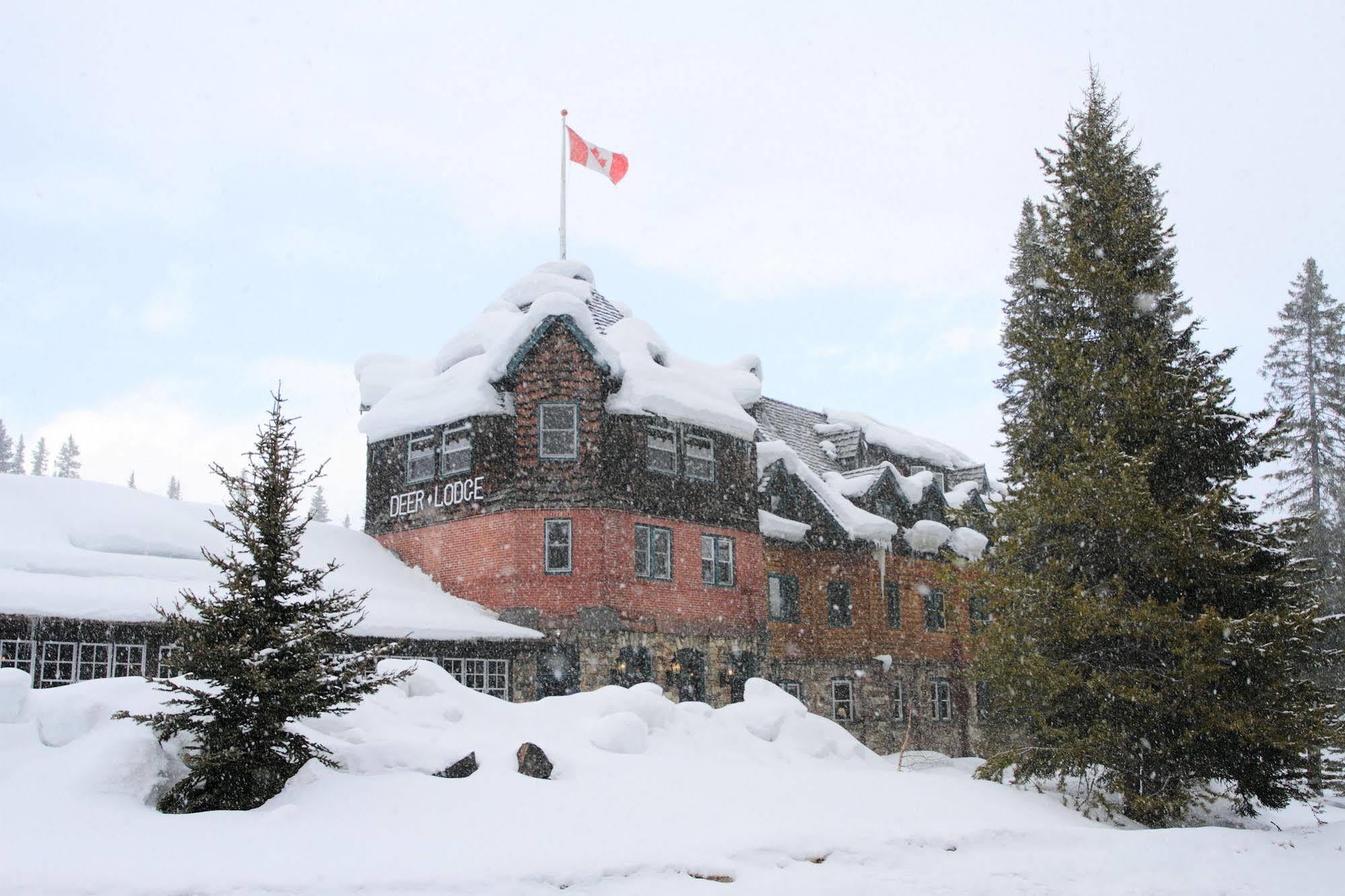 Deer Lodge Lake Louise Εξωτερικό φωτογραφία